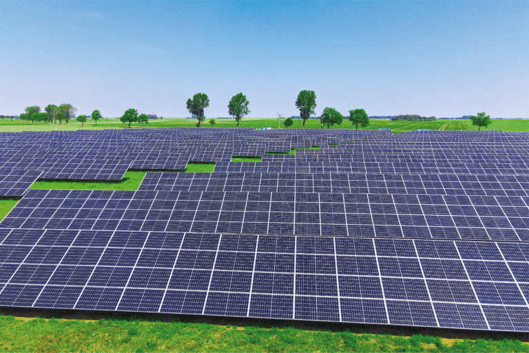 construir placas fotovoltaicas en verano